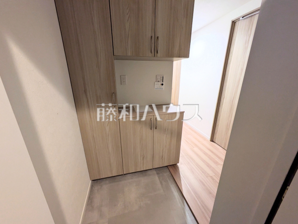 玄関　【アールヴェール荻窪北】