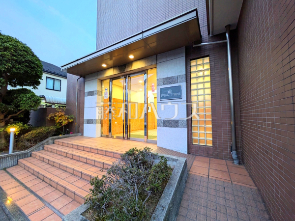 エントランス　【アールヴェール荻窪北】