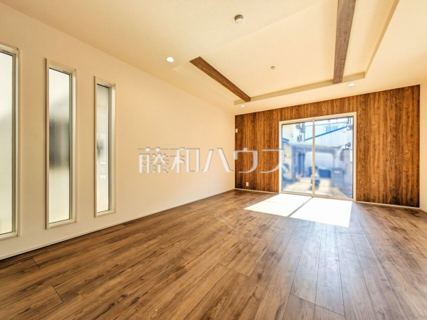 リビング　【志木市下宗岡４丁目】