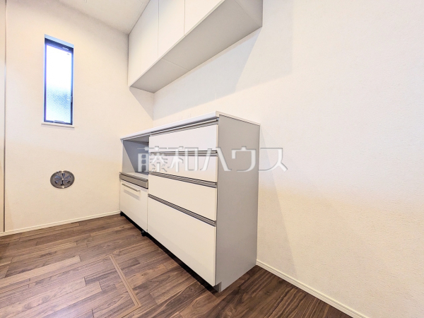 4号棟　カップボード　【世田谷区上馬５丁目】