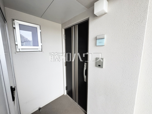 玄関　【ディアコート識名】