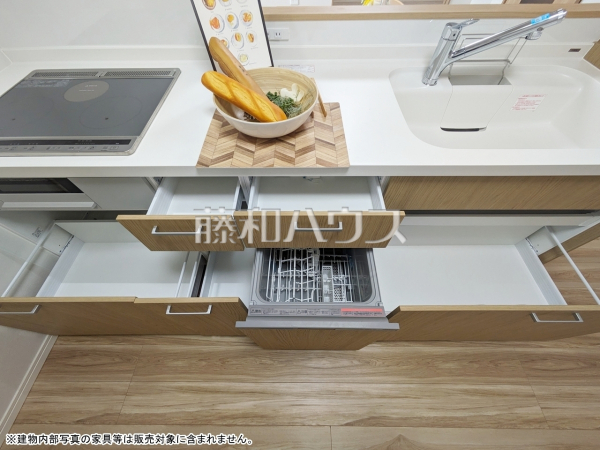 キッチン　【ウィングシャトー那覇オーシャンビュー】