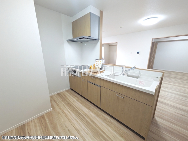 キッチン　【ウィングシャトー那覇オーシャンビュー】