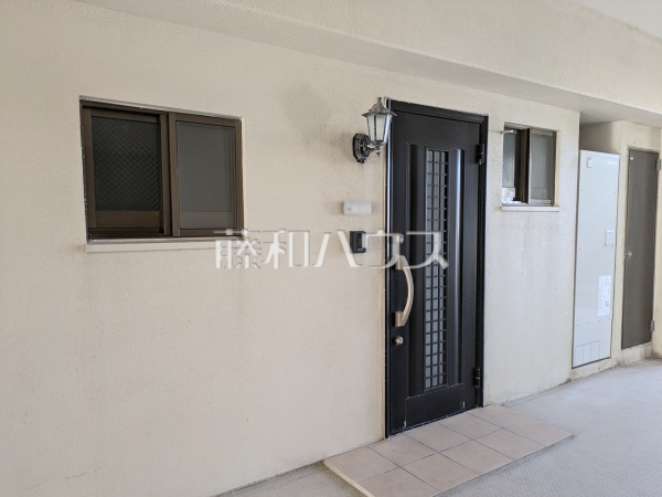 玄関　【ウィングシャトー那覇オーシャンビュー】