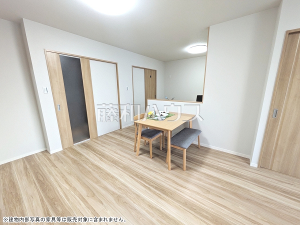 リビング　【ウィングシャトー那覇オーシャンビュー】