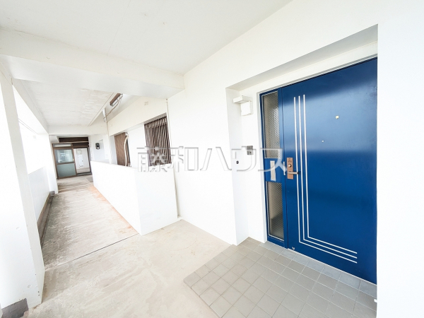 共用廊下　【コートヴィレッジ那覇】