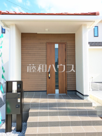 2号棟　玄関　【うるま市前原】