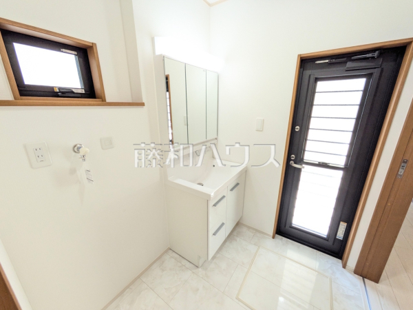 2号棟　洗面室　【うるま市前原】