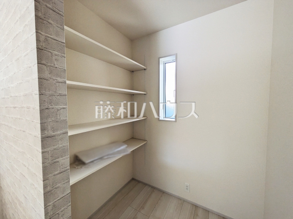 1号棟　パントリー　【福岡市東区美和台３丁目】