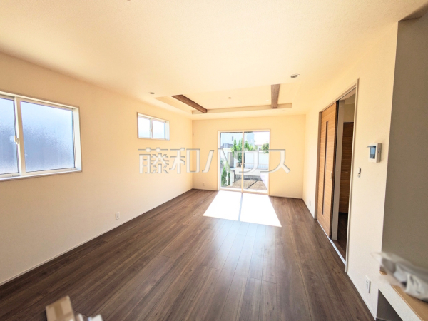 2号棟　リビング　【福岡市東区美和台３丁目】