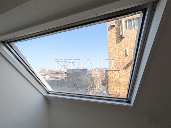 天窓　【いづみハイツ芦花公園】