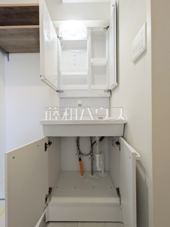 洗面台の収納　【いづみハイツ芦花公園】