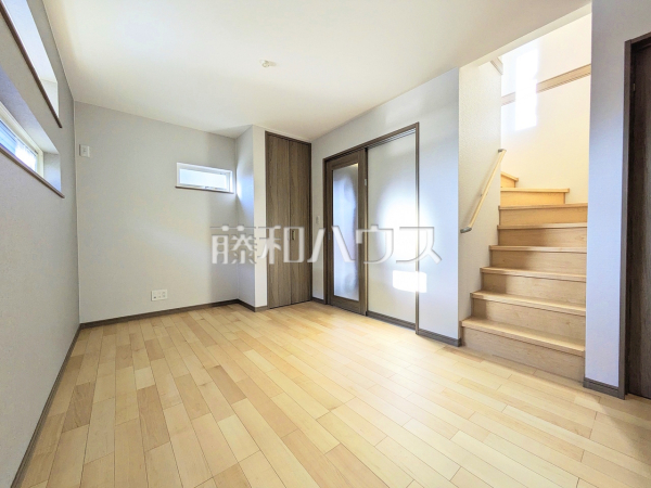 リビング　【東大和市高木３丁目】