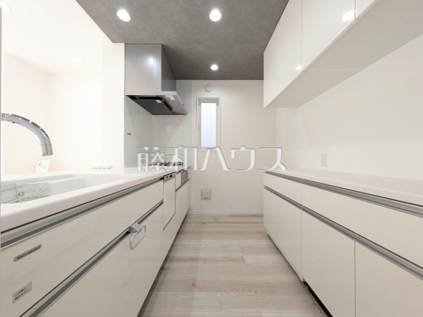 F号棟　キッチン　【練馬区桜台４丁目】