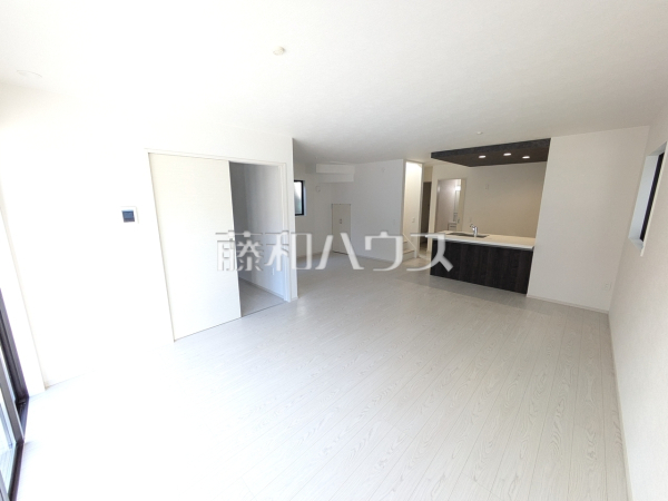 1号棟　リビング　【名古屋市北区長喜町３丁目】