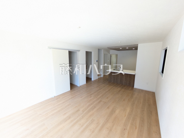 2号棟　リビング　【名古屋市北区長喜町３丁目】