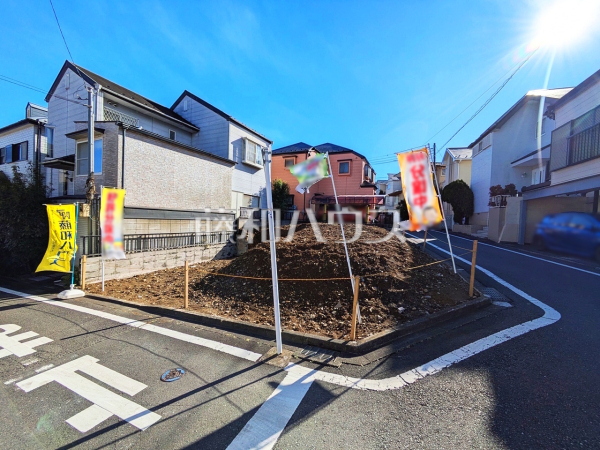 ≪接道状況≫角地のため日当たり・通風良好の開放的な立地です◎　【多摩市諏訪１丁目】