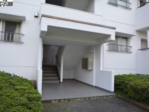 エントランス　【府中第2団地　エステート晴美　4号棟】