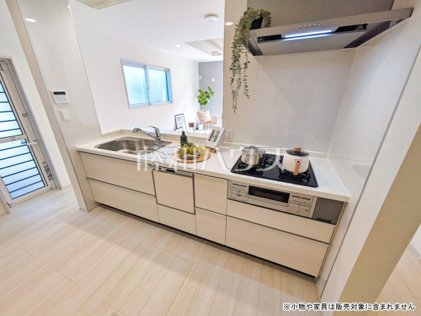 キッチン収納　【東村山市秋津町２丁目】　 大容量のスライド収納は鍋やフライパン、よく使うものを取り出しやすく収納できるため便利で快適！