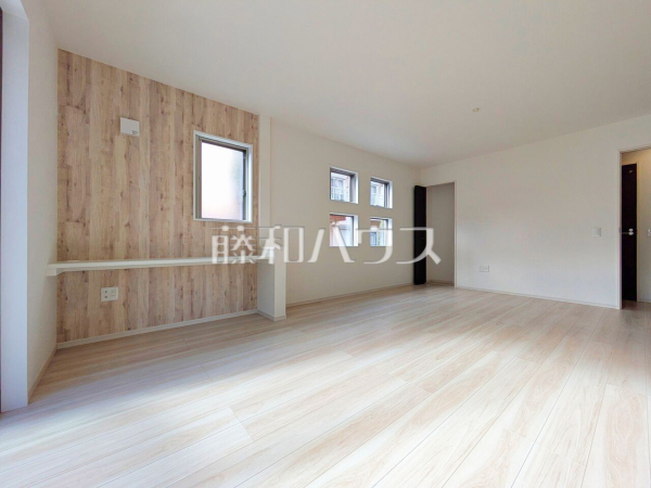 リビング　【所沢市大字北秋津】