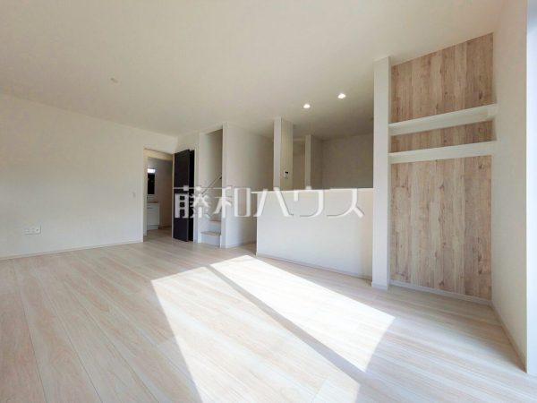 リビング　【所沢市大字北秋津】