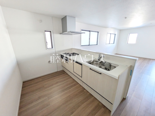 キッチン　【福岡市西区愛宕浜４丁目】