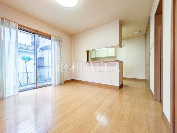 リビング　【東久留米市下里３丁目】