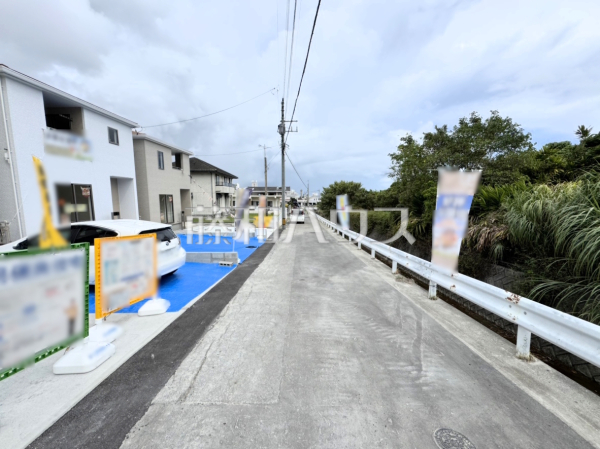 接道状況および現場風景　【南城市佐敷字新里】