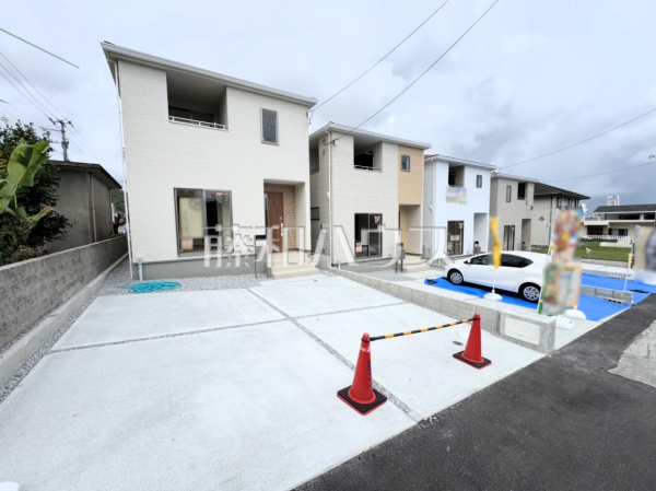 接道状況および現場風景　【南城市佐敷字新里】