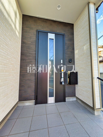 K号棟　玄関　【新座市石神４丁目】