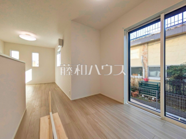 リビング　【西東京市中町５丁目】