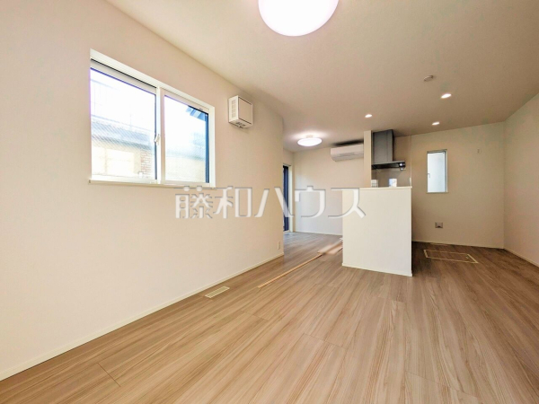 リビング　【西東京市中町５丁目】