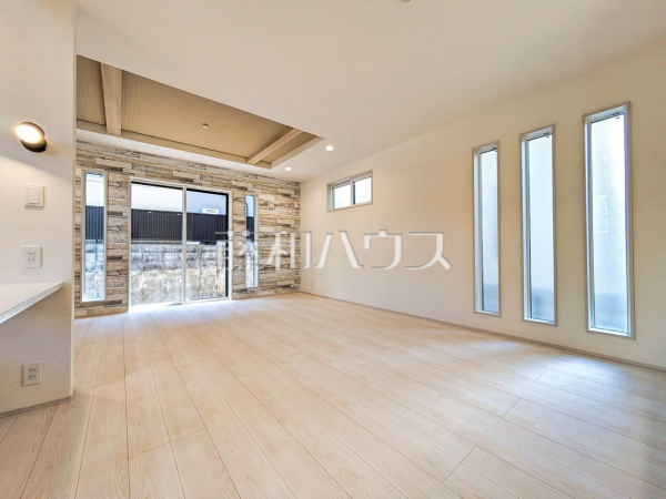 1号棟　リビング　【東村山市秋津町４丁目】