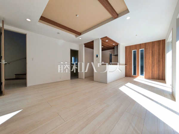 4号棟　リビング　【東村山市秋津町４丁目】