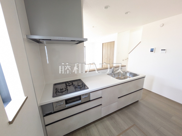 B号棟　キッチン　【春日井市八事町１丁目】