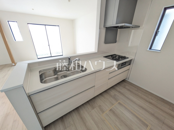 C号棟　キッチン　【春日井市八事町１丁目】