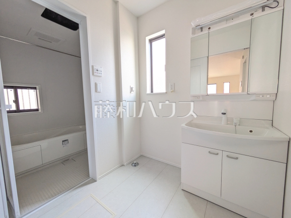 C号棟　洗面室　【春日井市八事町１丁目】