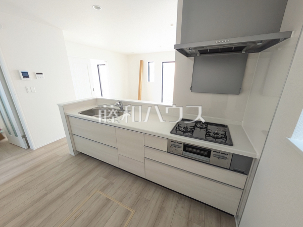 C号棟　キッチン　【春日井市八事町１丁目】