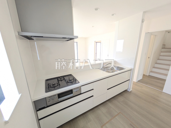 D号棟　キッチン　【春日井市八事町１丁目】