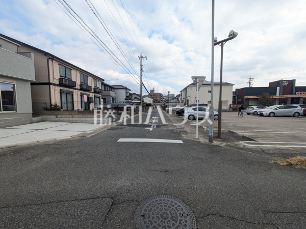 接道状況および現場風景　【春日井市白山町７丁目】