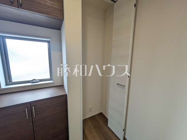 使い勝手のよい玄関横収納