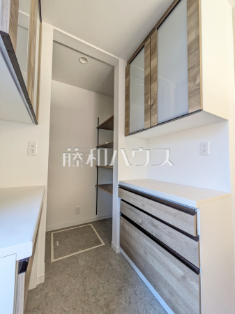 A号棟　カップボード　【練馬区南田中５丁目】