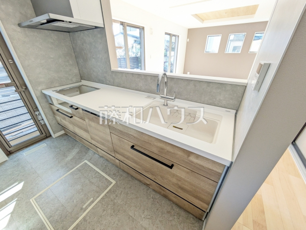 B号棟　キッチン　【練馬区南田中５丁目】