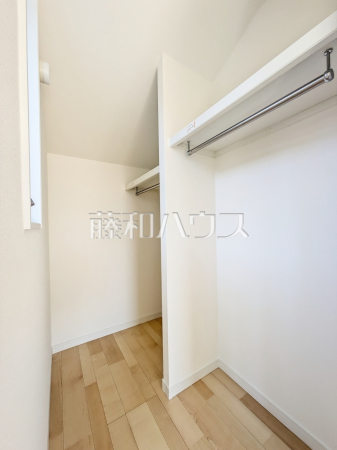 B号棟　ウォークインクローゼット　【練馬区南田中５丁目】