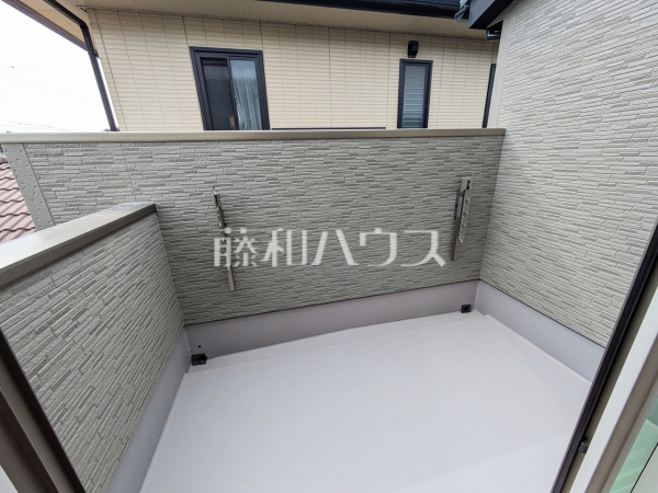 2号棟　バルコニー　【小牧市大字久保一色】