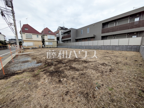 《現地写真》当社オリジナルの注文住宅サポートシステム「セレシス」で、信頼のおける大手ハウスメーカーのご紹介も承ります。  　【調布市飛田給２丁目】