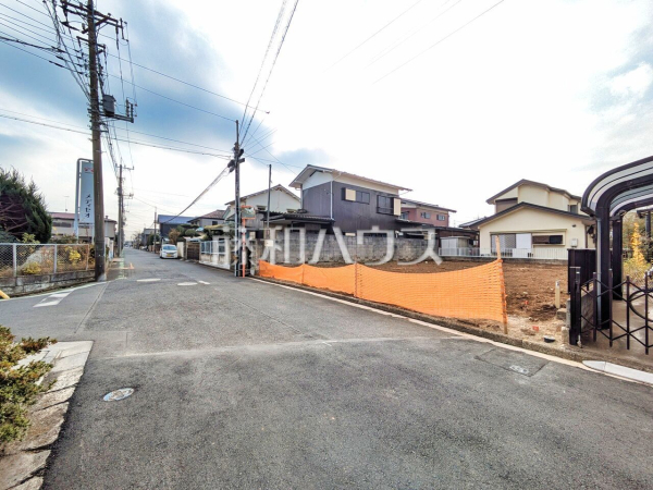 接道状況および現場風景　【所沢市榎町】ぜひ実物をご覧いただきたく思います。喜んでご案内いたしますのでお気軽にお問合せ下さい。