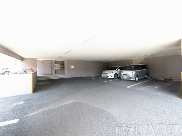 駐車場　【勝川パーク・ホームズ】
