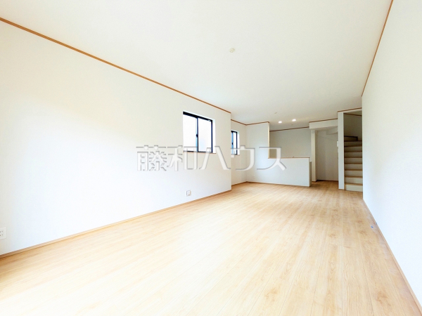 B号棟　リビング　【和光市白子３丁目】