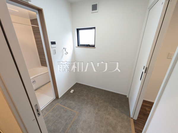 B号棟　脱衣所　【春日井市篠木町２丁目】